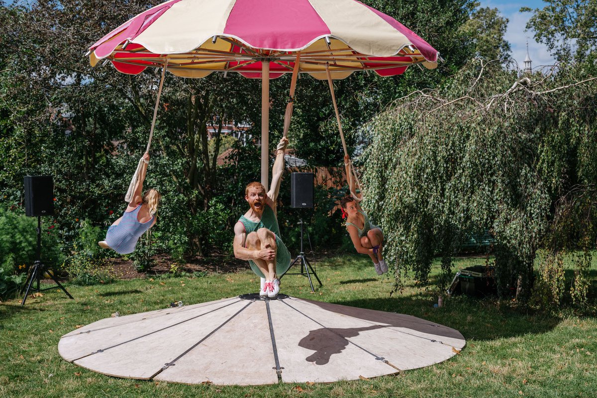 Looking for free, family-friendly fun during the holidays? <a href="/HikapeeTheatre/">Hikapee</a> and <a href="/newarkcreatesuk/">Newark Creates</a> are bringing their dazzling outdoor circus theatre show back for its third year on Sunday 17 August, 12pm &amp; 2pm! 🏖️🎪

📍 Newark Market Place
Find out more 👉 newarkcreates.com/events/