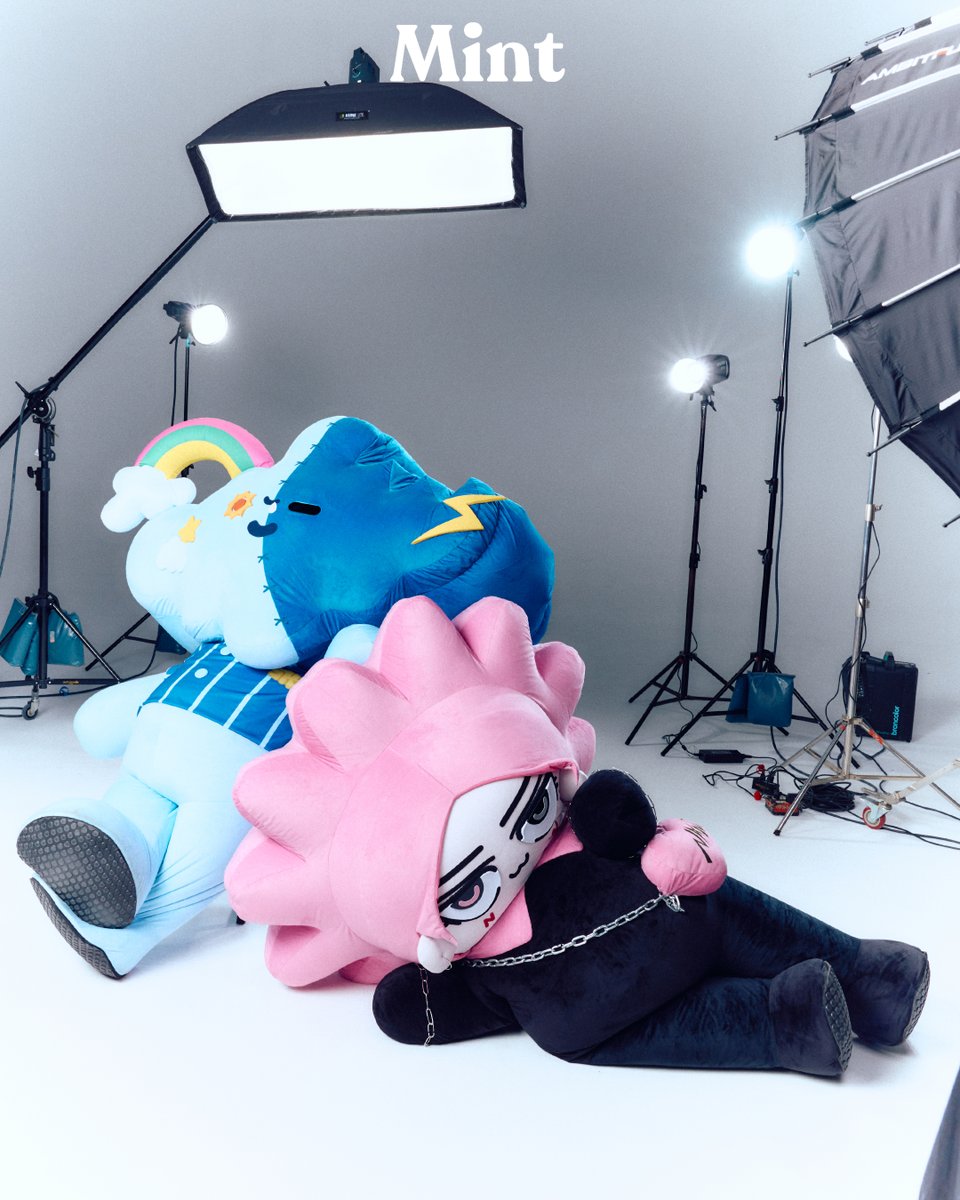 mintmag_th's tweet photo. "เรื่องการถ่ายแบบยังไม่ค่อยห่วงเท่าไหร่ แต่ผมกังวลอยู่เรื่องเดียวคือน้อง #Neona หรือ #Smyle จะไปแกล้งหยอกเพื่อนคนอื่น (หัวเราะ) เพราะฉะนั้นก็อย่าไปแกล้งใครนะ" #hirunkit_ 💚

➡️อ่านบทสัมภาษณ์ https://t.co/Sf5vuXKdJg

#MintDebutXGMMTVFandomCharacters
#MintVol29 #MintDebut
#MintMagTH