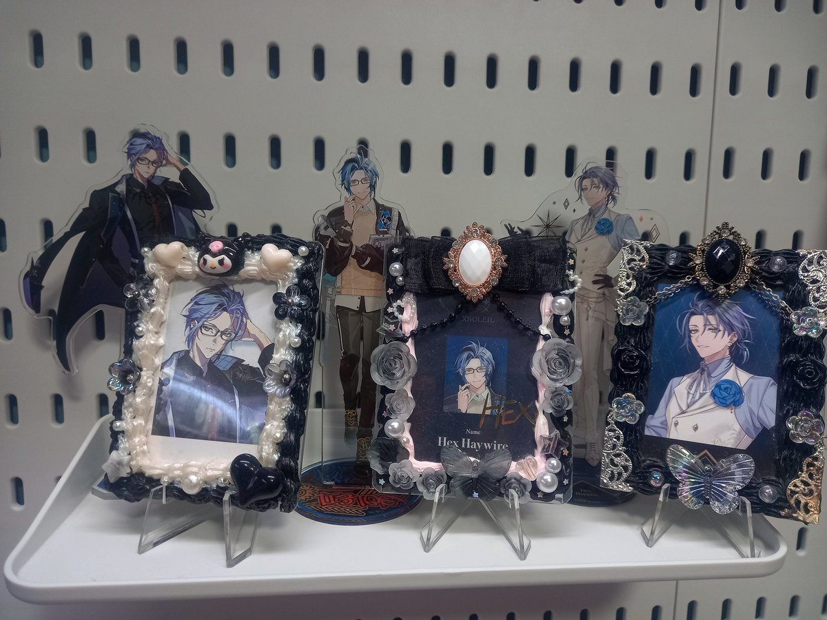 psyonite21's tweet photo. WTS LFB
#HexHaywire #Xsoleil #Sickling

Hello! I'm planning to say goodbye to my dearest Hex Haywire and sell all my collections. Take it all for ₱3000 or buy each of the following list at the comments below. Feel free to DM me. Thanks sicklings! https://t.co/pD9es15v0i
