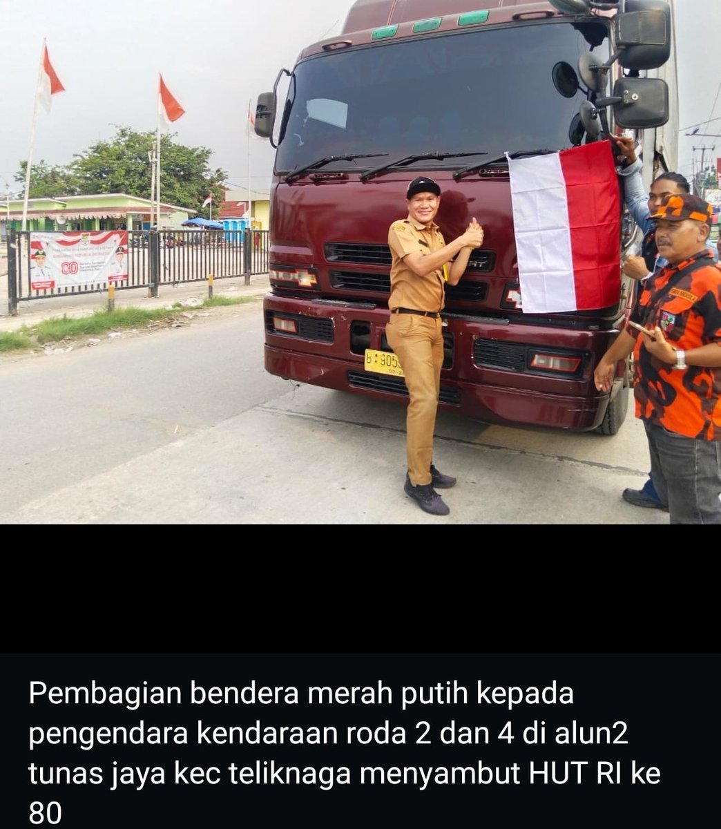 Heni Unique 🇮🇩 (@heniunique) on Twitter photo Pejabat kabupaten emang beda. Rajin rajin jasa. 👍 Pembagian Bendera Merah Putih di Lapangan Tunas Jaya Kec Teluknaga Tangerang <a href="/PemKabTangerang/">Pemkab Tangerang</a> Pejabat kabupaten emang beda. Rajin rajin jasa. 👍 Pembagian Bendera Merah Putih di Lapangan Tunas Jaya Kec Teluknaga Tangerang <a href="/PemKabTangerang/">Pemkab Tangerang</a>