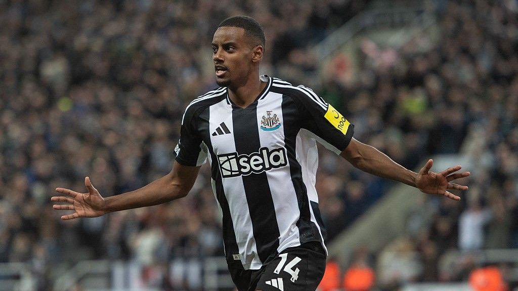 JacobsBen's tweet image. Liverpool’s position on Alexander Isak remains the same.

There has been no further bid, approach or significant interaction yet following a rejected offer of £110m.

Liverpool respect Newcastle’s position, and the emphatic nature of the rejection means #LFC are still waiting for…