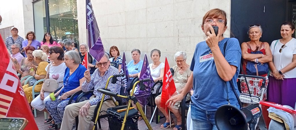 manocope's tweet image. Cerrar el SED de Plaza América es una indecencia. Mazón recorta 420.000€ y Barcala lo consiente: 40 mayores sin atención y 10 trabajadoras a la calle. Exigimos reabrir el servicio y apoyamos las movilizaciones
La medida con la que tratan a nuestros mayores muestra su cat(r)adura