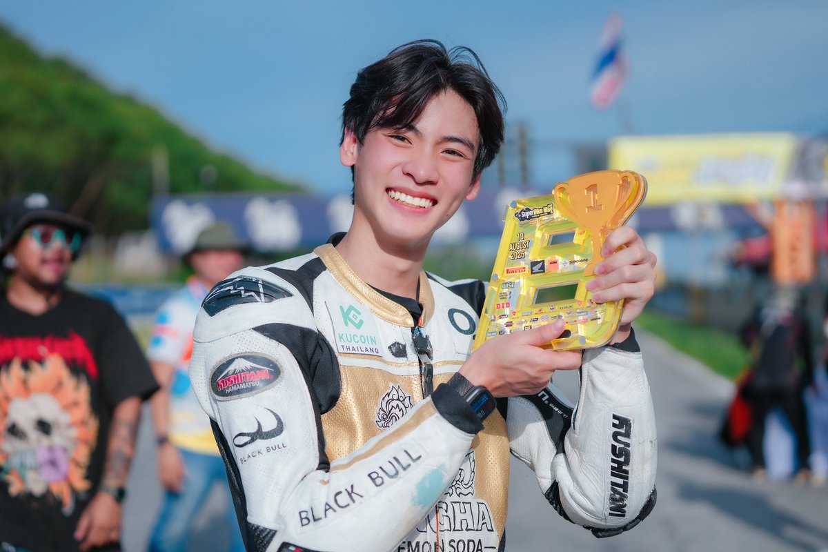 ingasavanund's tweet photo. ไหนๆ ชอบรูปไหนครับ😝 #ingasavanund https://t.co/ZtFf3CTsnT