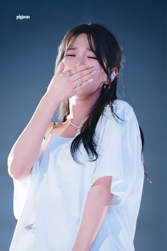 pigeon__pic's tweet photo. 250810 NOW TOMORROW.  

나도 울뻔.. 눈물이 찔끔

#fromis_9 #프로미스나인 #백지헌 https://t.co/Cuo3ZttaCr
