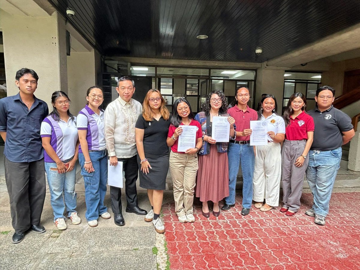 tinigngplaridel's tweet photo. LOOK: Makabayan bloc lawmakers filed a House resolution urging the House of Representatives to support the removal of an army reserve from UP Mindanao (UPMin) campus grounds.
📷: UP Office of the Student Regent/Facebook
#NoToCampusMilitarization
#DefendUP https://t.co/wCwu36QKcR
