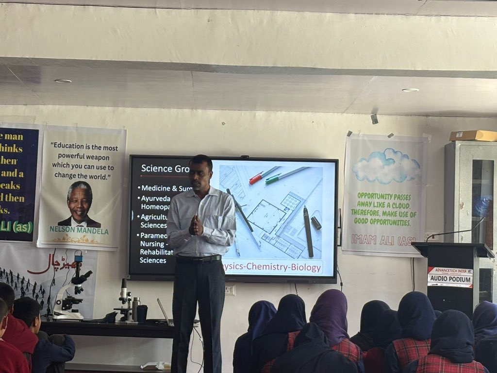 winchuck's tweet photo. Voluntary sessions at Govt High School, Kaksar (Kargil) on Career Counselling and English subject. https://t.co/UB2pLmMV1R