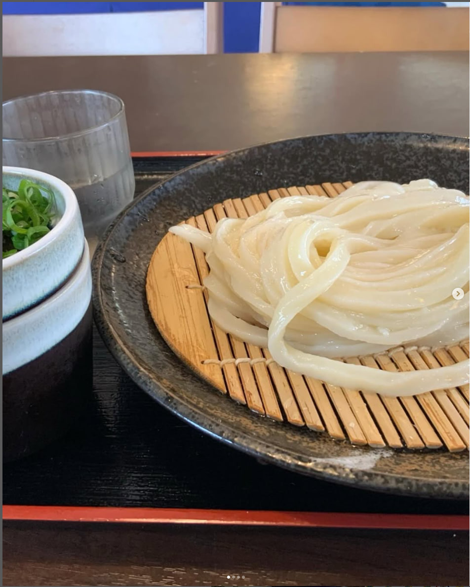 JeanClaude715's tweet photo. 本日、2軒目
高松市内南部
夫婦でやってる初めて入るオーダー店
ざるうどん　460円なり🤗
地産地消　小麦刈り取り中‼️ https://t.co/ws8UAGfKUi
