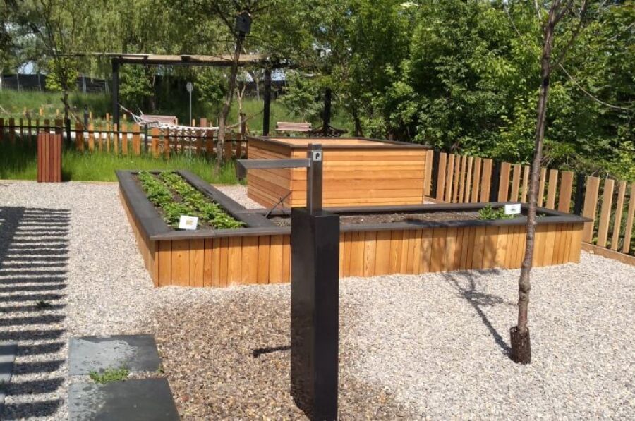 krakow_pl's tweet image. #Krakow #zwierzeta #upal #PoidelkaDlaZwierzat
Przed nami kolejne upalne dni 🌞☀️🔥. Pamiętajcie o zwierzętach 🐕🐶🐈‍🐦– pomóżcie im przetrwać upały! Naszej pomocy potrzebują zwierzęta domowe ale i dzikie, zamieszkujące w mieście. Zwierzętom można ułatwić dostęp do wody na