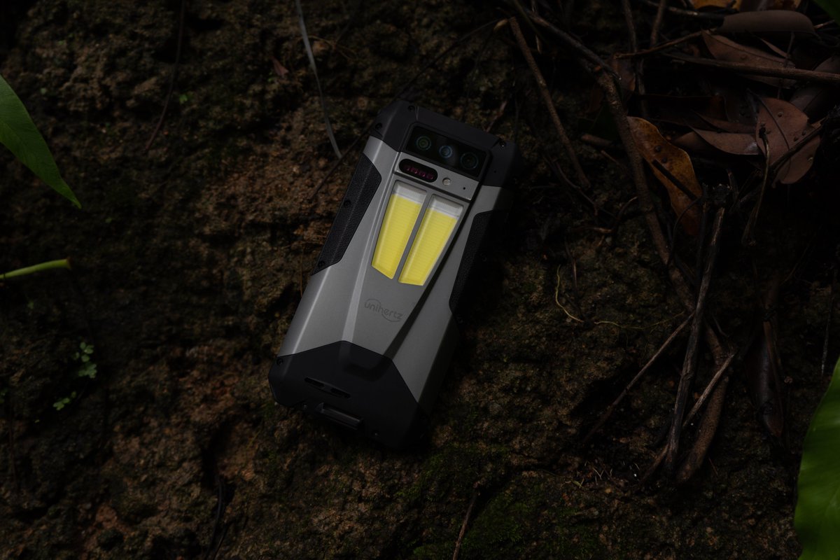 UnihertzMobile's tweet image. Meet the new TANK 4 — rugged, powerful, and ready for adventure. Built-in projector and slim design make it your ultimate outdoor companion. 🔥📱 
Now $419 on AliExpress: s.click.aliexpress.com/e/_ootxVB1
#TANK4 #RuggedPhone #ProjectionPower #Outdooradventure