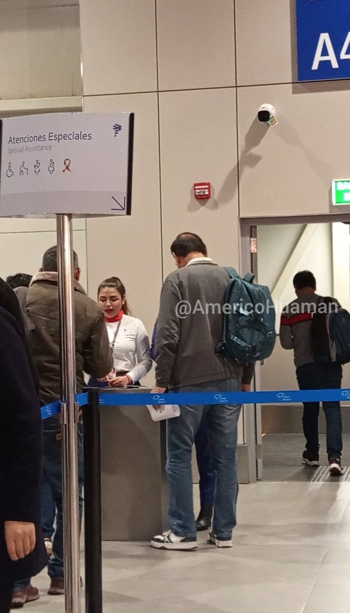 AmericoHuaman's tweet photo. Martin Vizcarra viaja vía Latam hacia Iquitos en el vuelo de las 5:35 A.M. de hoy lunes 13 de agosto. El exmandatario tiene que estar en Lima este miércoles 13 de agosto para escuchar el fallo dell Poder Judicial sobre el pedido de prisión preventiva por seis meses en su contra https://t.co/mzrbEkOQVF