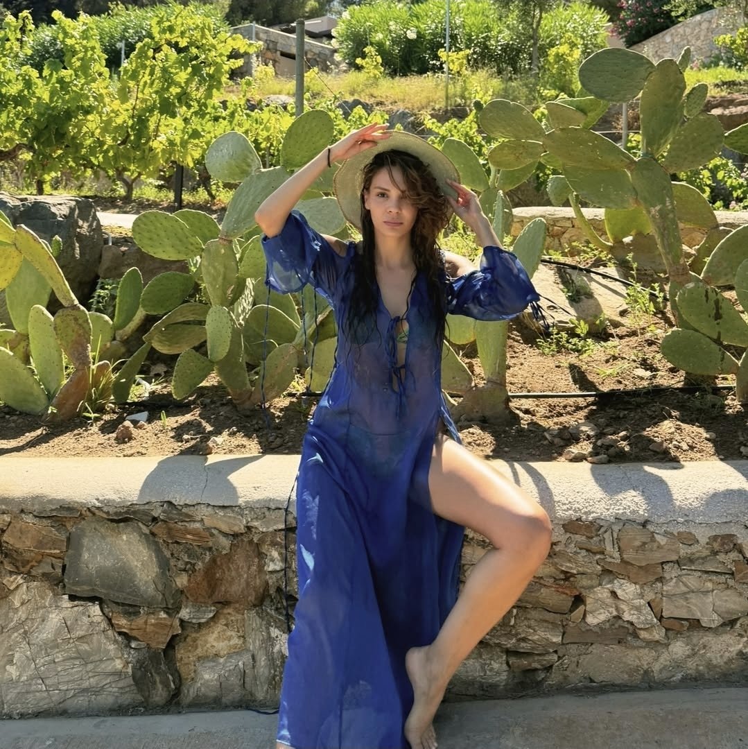 Ebru Şahin 'in yeni kareleri 🌵🌼

#EbruŞahin #haberler  #MondayMorning