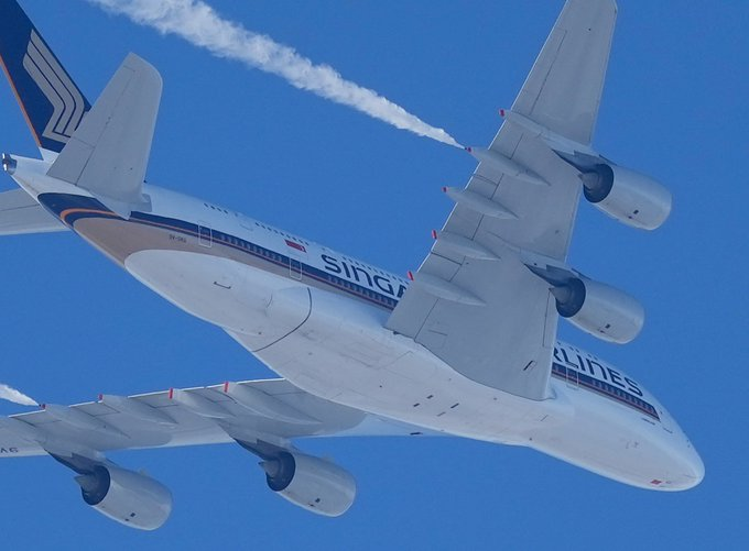 ErDracu's tweet photo. @Worthdikay Y el bochorno es porque nos inundan de humedad con los chemtrails https://t.co/54s1LpKqQN