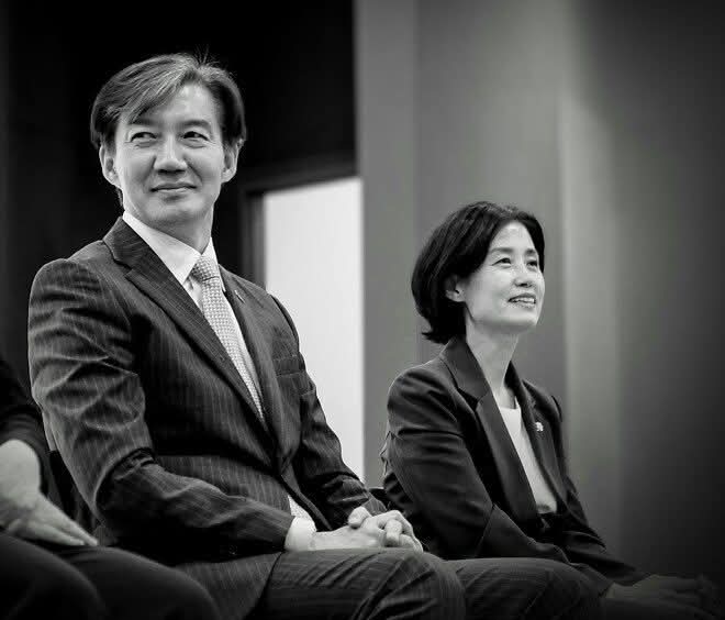 박은정

조국 전 대표에 대한 사면으로 윤석열 정치검찰의 난(亂)이 비로소 끝났습니다.

2019. 8. 27. 서울중앙지검 반부패수사2부의 조국 법무부장관 후보자에 대한 전격적인 압수수색으로 조국 일가에 대한 사냥이 시작된 지 6년 만입니다. 그것은 청문회를 앞둔 법무부 장관에 대한 대통령의