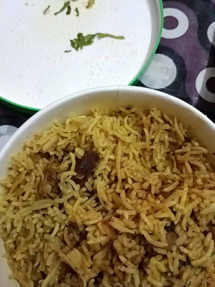 sagar9s's tweet photo. @blinkitcares @letsblinkit ORDER ID: ORD28401636521
Your customer service has ignored a food safety complaint, and this will escalate to higher authorities now. The chicken came in black and foul, and upon informing you say "nothing is compromized." Is the customer a fool? https://t.co/aCHsOnNGvv