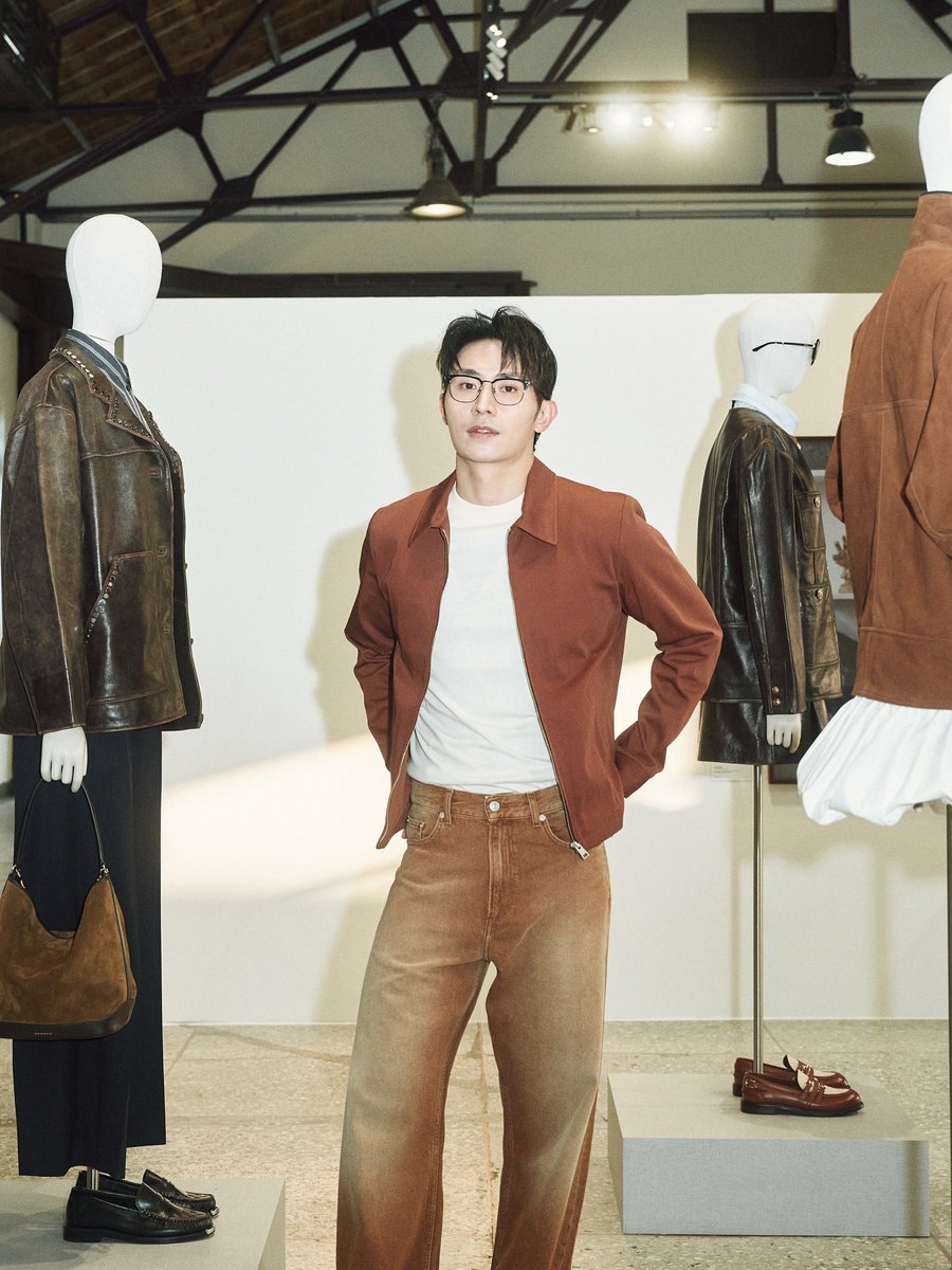 pomelo__1231's tweet photo. This is the outfit you need for summer.
#.SandroParis
Cr. chiayo.lin IG
#林家佑 #LinChiayo https://t.co/jE3KHHFGND