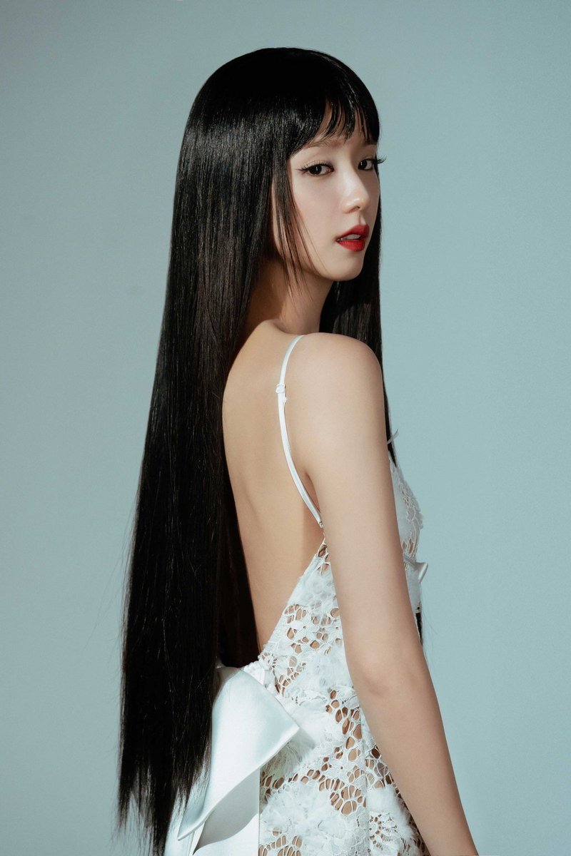 spinorbinmusic's tweet image. Jisoo is absolutely stunning in her new photos! 😍✨ 

That luscious hair is everything! 💁‍♀️🔥 #Jisoo #BLACKPINK #QueenVibes #LusciousLocks #KpopGoddess 💖