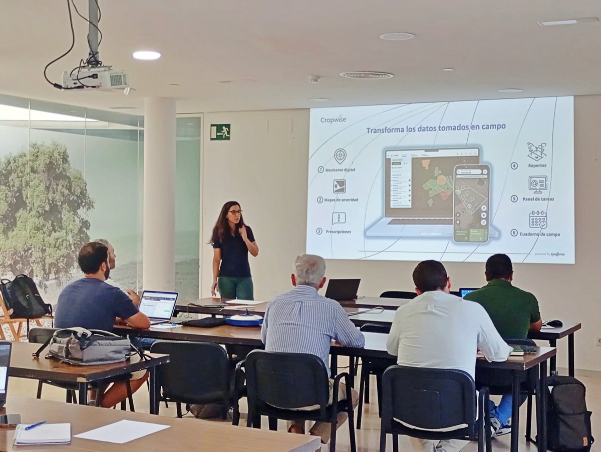 Encuentro entre nuestros asociados y el equipo técnico de Syngenta, centrado en la presentación de su herramienta digital Cropwise y el papel clave de la innovación tecnológica en el campo. 🌱📲