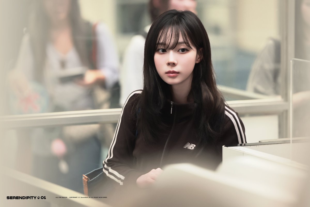 20250811 HND🛫

🖤

#윈터 #winter 
#에스파 #aespa