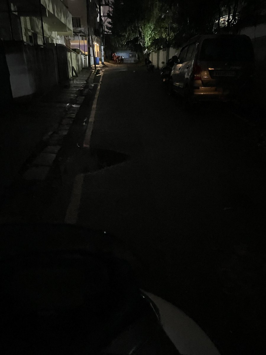 AbinSebastian3's tweet photo. @BBMPCOMM @BBMPofficial
Hello Sir, It’s been 2 weeks I have raised a complaint with BBMP customer service team for fixing the damaged Street lights in our area. It’s a dead end road and last 2 lights are not working. BBMP person putting blame on BESCOM and BESCOM puts vice versa https://t.co/Rmr8UFj0rf