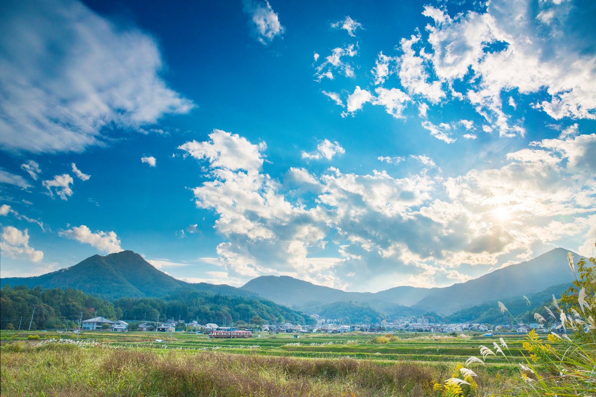 ほっほっほ、お久しぶりじゃの。
今日は「山の日」なんでな、久々につぶやいてみたぞ。
別所温泉の周りにある夫神岳と独鈷山は、見るのも登るのも素敵な山なんじゃ
山の後の温泉、最高じゃなあ
#夫神岳 #独鈷山 #別所温泉
