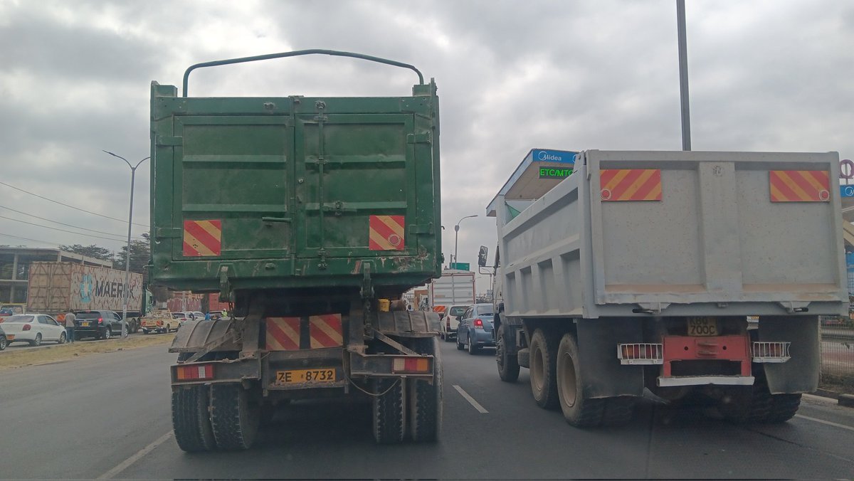 🔊 P.S.A

Avoid Mlolongo if you are in a rush. Better yet, use the Expressway 😔 

<a href="/Ma3Route/">Ma3Route</a>