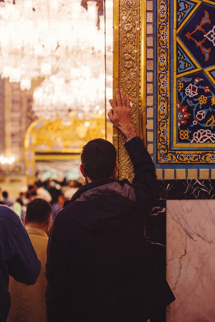 يا ثامنَ الحججِ الكرامِ سلاما
هيّجتَ في أعماقنا الآلاما
هذي روايةُ فقدِكم لعظيمةٌ
قد أثكلت برحيلِكَ الإسلاما

_ زينب 

شهادة الإمام الرضا عليه السلام 
على رواية ١٧صفر 🏴