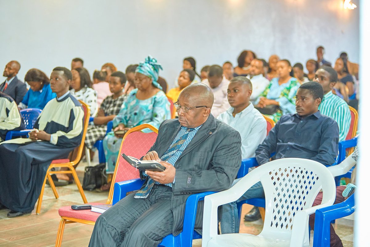 EphiRDCongo's tweet image. L’évangéliste Élie Vakatshuraki nous a rappelé une vérité puissante :
Ton demain est porteur de #bénédictions pour toi et pour plusieurs.
Ne lâche pas. Persévère. Dieu accomplit toujours Ses #promesses.
#phila #Foi #Espoir #Persévérance #Destinée #DieuAuxCommandes #Joseph #ephi