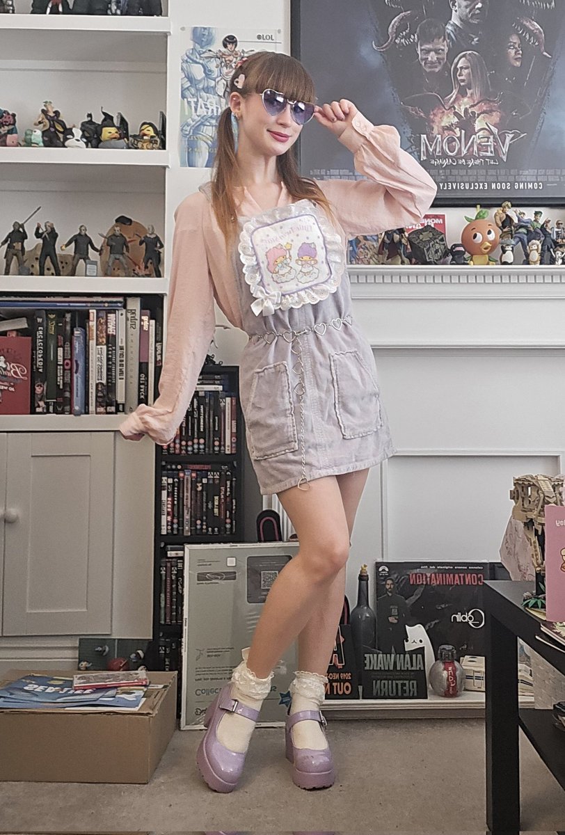 a billion boring things to do today but by god I'm gonna look cute doin em