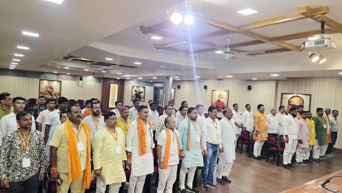 idharampalsingh's tweet image. आज भाजपा प्रदेश मुख्यालय, लखनऊ पर उत्तर प्रदेश व्यापार प्रकोष्ठ के कार्यकर्ताओं की संगठनात्मक बैठक को संबोधित किया I