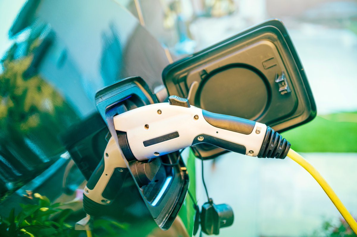 Europe’s BEV sales surged 27% in early 2025, with the UK up 8.1% in April. As EVs grow, so does the need for sustainable battery recycling. 

Read more: recyclusgroup.com/why-europes-el…
 
#EVs #BatteryRecycling