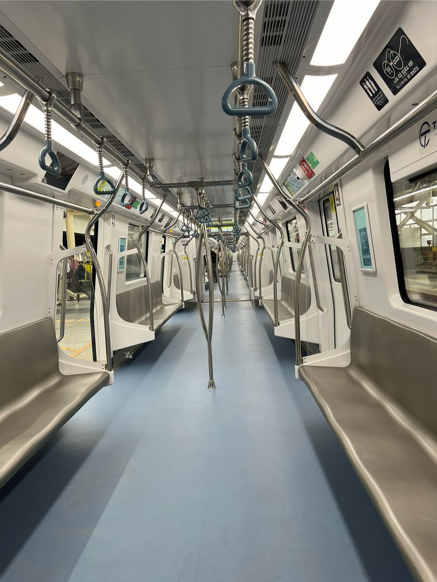 DevanahalliBLR's tweet image. Devanahalli Metro: Announcement done,action when?

Happy to see #YellowLine updates flooding my TL✨
Finally, it’s rolling, easing South Bengaluru’s traffic mess &amp;amp; covering 19 km in just 40 minutes💥

Now, North Bengaluru waits for its turn, hopefully by late 2027 or early 2028🤞