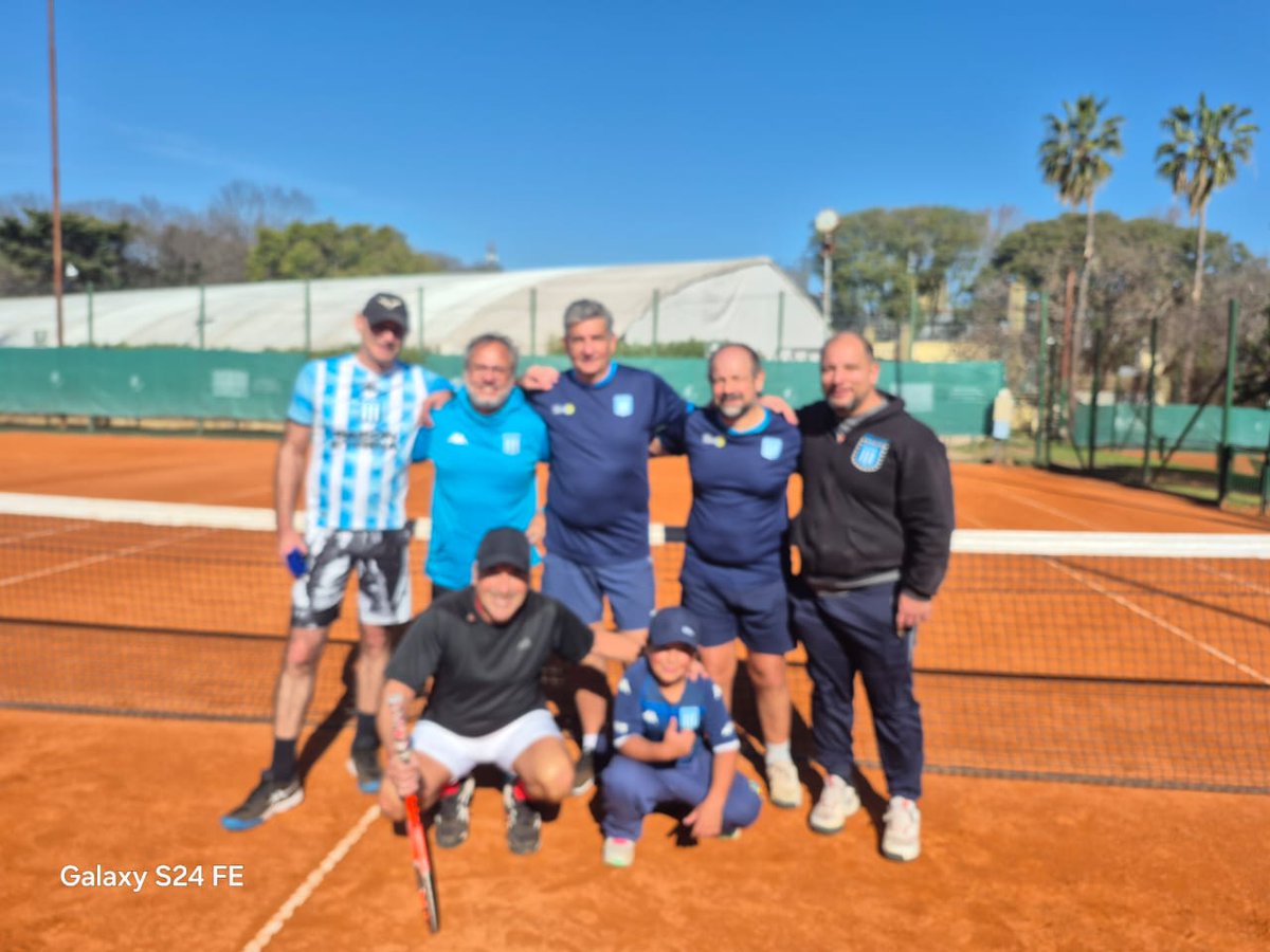 🎾 Interclubes – Racing Tenis 💙🤍
Resultados del finde 👇

📅 Sábado 09/08
+25 2da ➡️ Racing 1 – 2 CU
📅 Domingo 10/08
Mixto (Semi Final) ➡️ Racing 1 – 2 Independiente
+55 4ta ➡️ Racing 3 – 0 Sitas
+35 2da ➡️ Racing 2 – 1 Florida
+35 4ta ➡️ Racing 1 – 2 San Fernando
💪