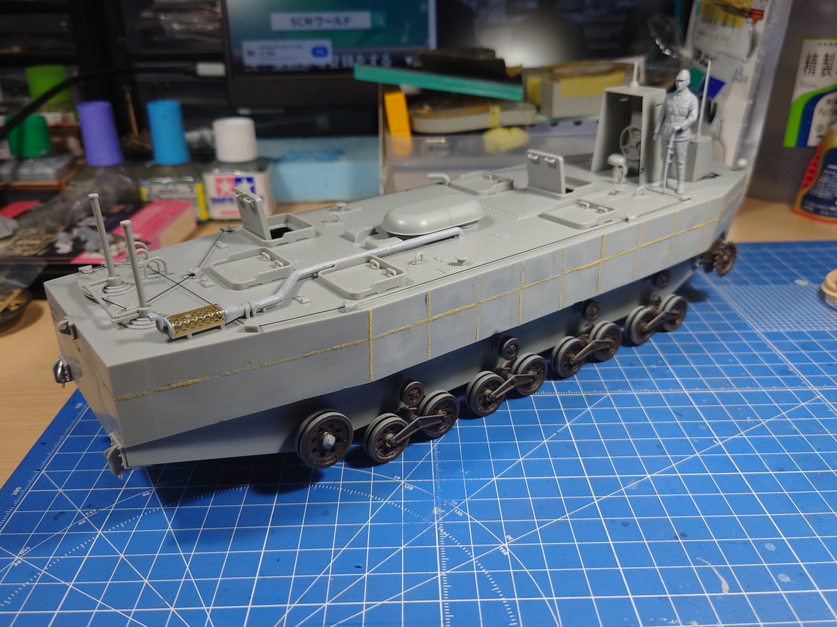 THeppokorin's tweet photo. ドラゴンの #特四式内火艇
履帯以外組み立て終了。
付属のレジンフィギュアもとても良い出来。
塗装待ちがどんどん増えてきた。
#Ka_Tsu
#Dragonmodel https://t.co/hgkfM5wpda