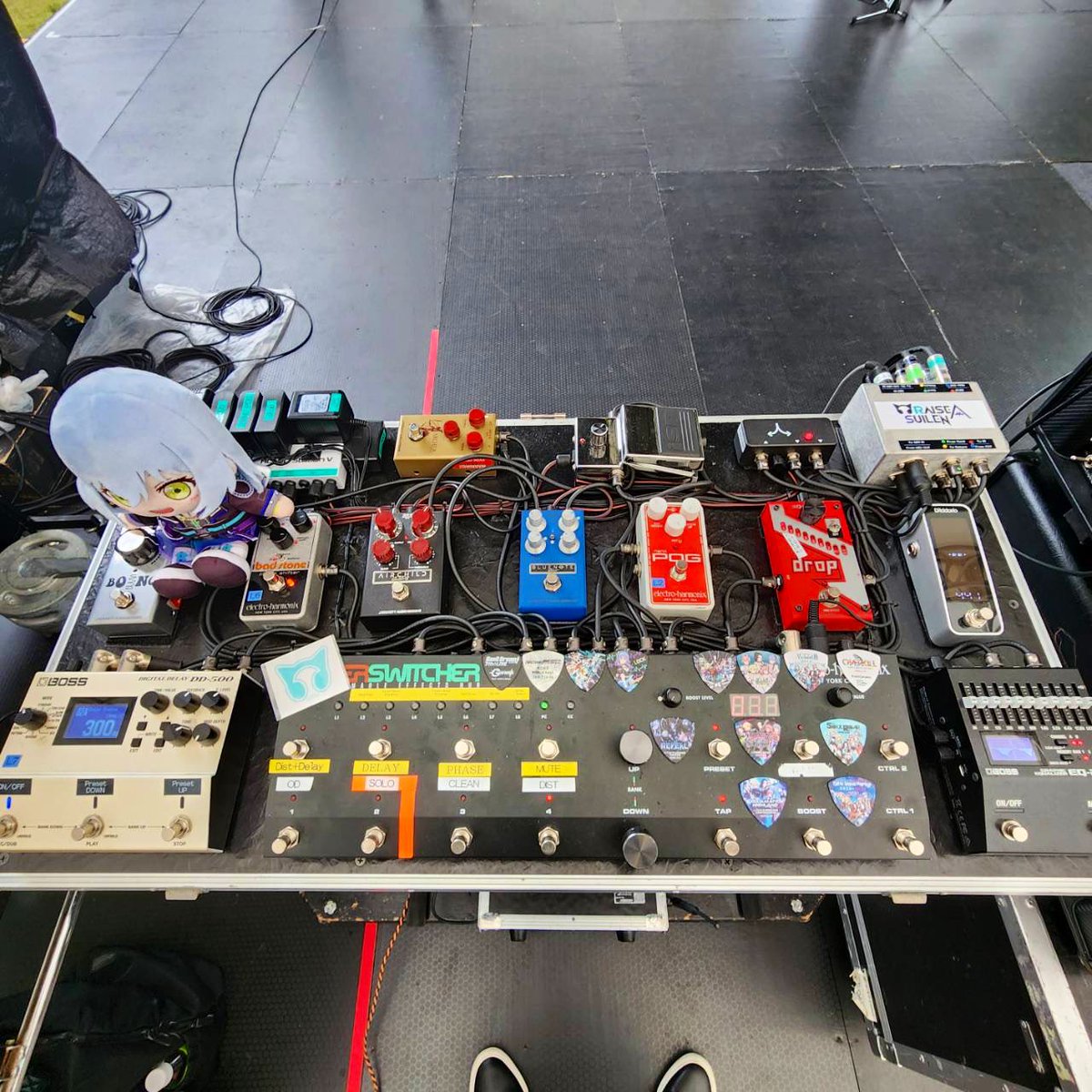 QuantaIntl's tweet photo. 【使用機材】
2025.08.11 LuckyFes'25
GARDEN STAGE
RAISE A SUILEN
Gt. LOCK @Riko_kohara
<J.Rockett Audio Design>
Archer Ikon
BlueNote Select
Airchild Compressor
Boing Reverb
<iSP Technology>
Decimator X
#LuckyFes #LuckyFes25
#LuckyFes2025
#バンドリ #RAS #RAISEASUILEN
#JRAD #ISP