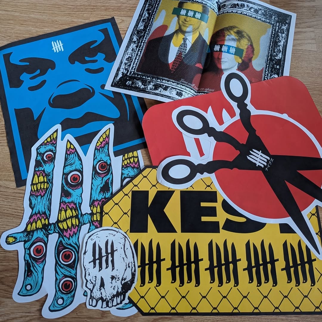 knivesoutz's tweet photo. LONDON International Paste-up Festival 2025

#knvz #knivesoutz #knivesoutrecords #stickergame #stickers #sticker #slaps #art #urbanart #adhesivos #stickerculture #stickersculture #knives #gethingsdone #couteaux #gethingzdone #timezup #london #lipf #pasteup https://t.co/k5Y67J3VrI