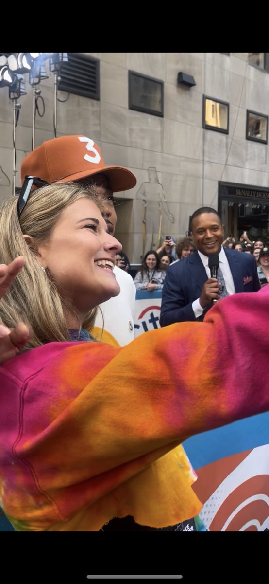 Erin_seaBROok's tweet photo. @craigmelvin between your wife going to my Highschool &amp; you interviewing me on the @TODAYshow, I feel like we’re basically friends. And friends don’t stay quiet when something important’s going on - what a perfect story for you to cover!!
#PayWhateverTheySay #66Express https://t.co/PNHdfFf8T4