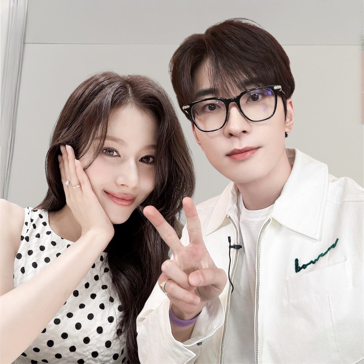 annonyours's tweet photo. #bluviola 💙💜 https://t.co/U1oOgMu5vv