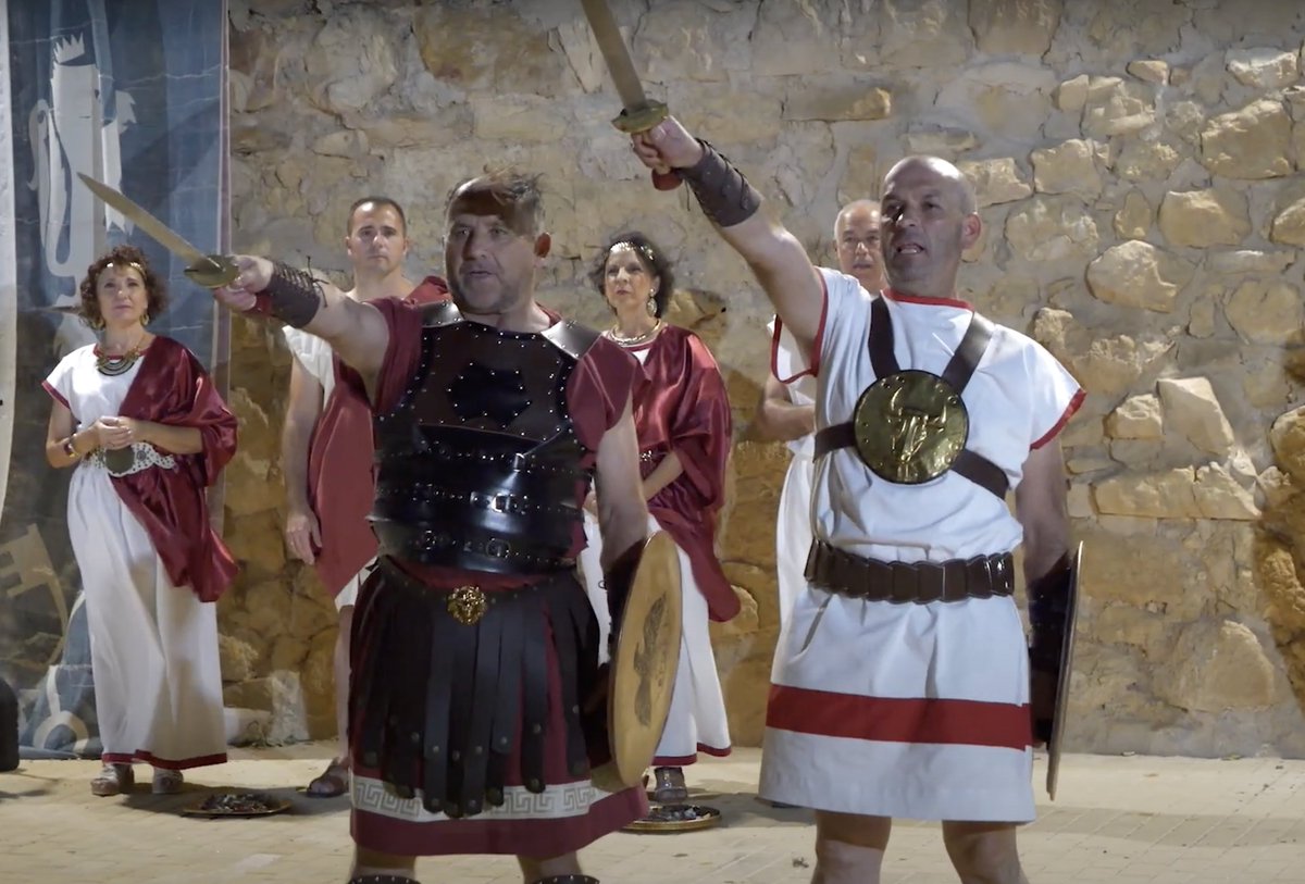 🏰El Castillo de Villardompardo cobra vida en una representación histórica que te transportará al corazón del medievo.

🎭 Recreaciones teatrales, música en directo y toda una comunidad implicada en devolver la historia a sus muros.

📆 13/8
🔗jaenparaisointerior.es/es/w/vive-cast…