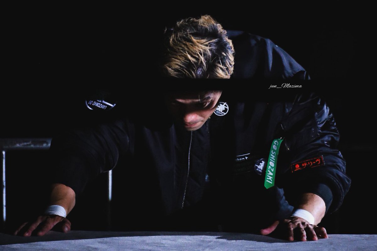 マットの感触を確かめいざリングへ

#潮崎豪 選手
#teamNOAH 
#noah_ghc