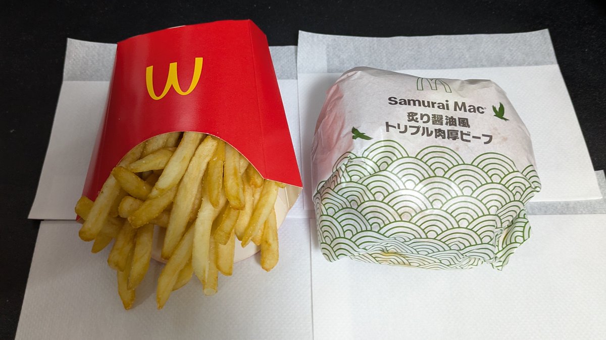 領国つかさの生誕ライブ観ながらマック食べる🍔 🍟