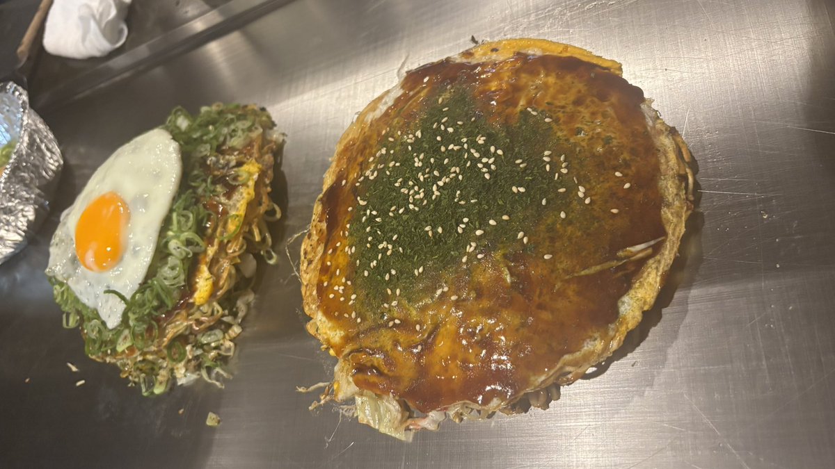 vs 広島

天皇杯とは大違いの内容で、終始見ていて楽しいフットボールでした🙂‍↕️

ピッチ全体が見やすくて、徒歩で美味しいお好み焼きも食べに行けるスタジアム素晴らし過ぎました‼︎
また来年🍁