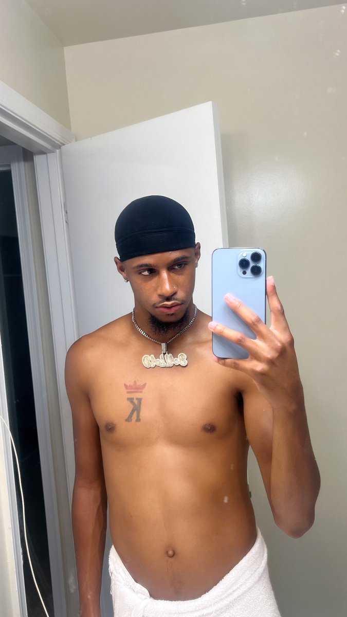 TheeReallKevin's tweet photo. 🖤 https://t.co/0i6MEIfBoD