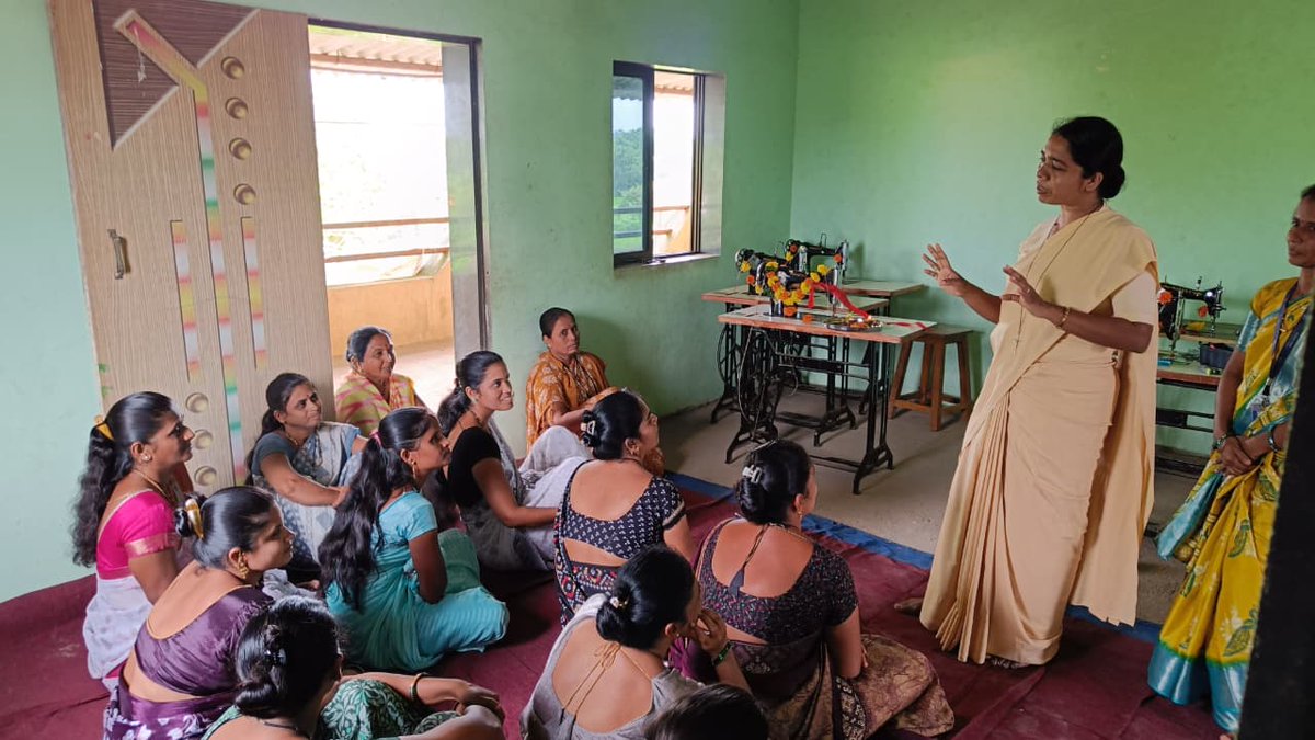 KarunyaTrust's tweet photo. 18 women. 1 village. A room full of sewing machines and big dreams. 
The I-Save Tailoring Class in Runde, Kalyan Block just began, turning skills into income, and income into independence.
This is how threads become change. #WomenEmpowerment #RuralIndia #KarunyaTrust https://t.co/jj6PZx3Sd7