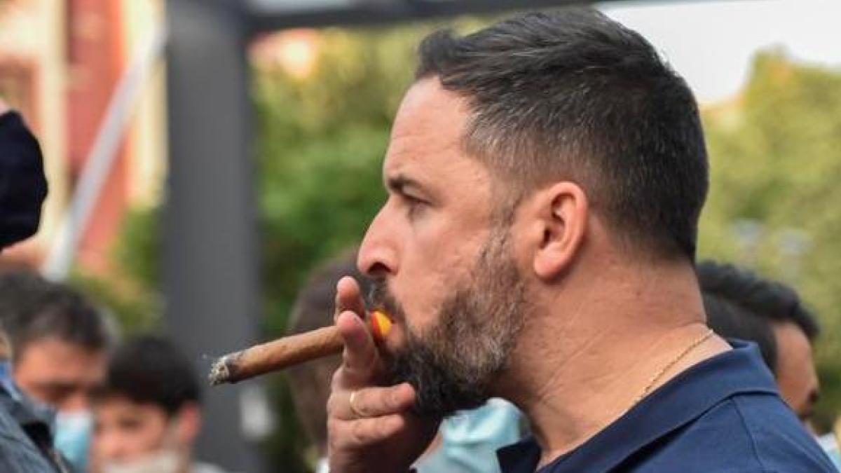 JESÚS EL ROJO ❤️💛💜🇵🇸 (@eltolavara6) on Twitter photo Tres condenas por el tribunal de cuentas lleva el PATRIOTA Abascal..Y eso que vino a salvar a España de "Sinvergüenzas"...🤔😂 Tres condenas por el tribunal de cuentas lleva el PATRIOTA Abascal..Y eso que vino a salvar a España de "Sinvergüenzas"...🤔😂