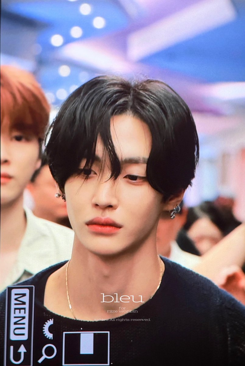bleu0302_'s tweet photo. 250811 HND #원빈 #WONBIN #RIIZE https://t.co/ExMHZ0sKaP