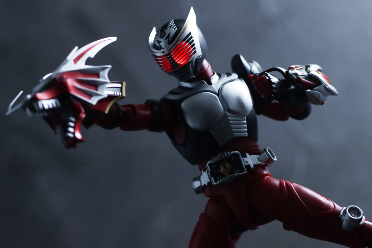 仮面ライダー 龍騎 LED ヘッド 真骨彫 真骨彫の仮面ライダー龍騎の複眼光らせたぞ！！！ 狙ったように