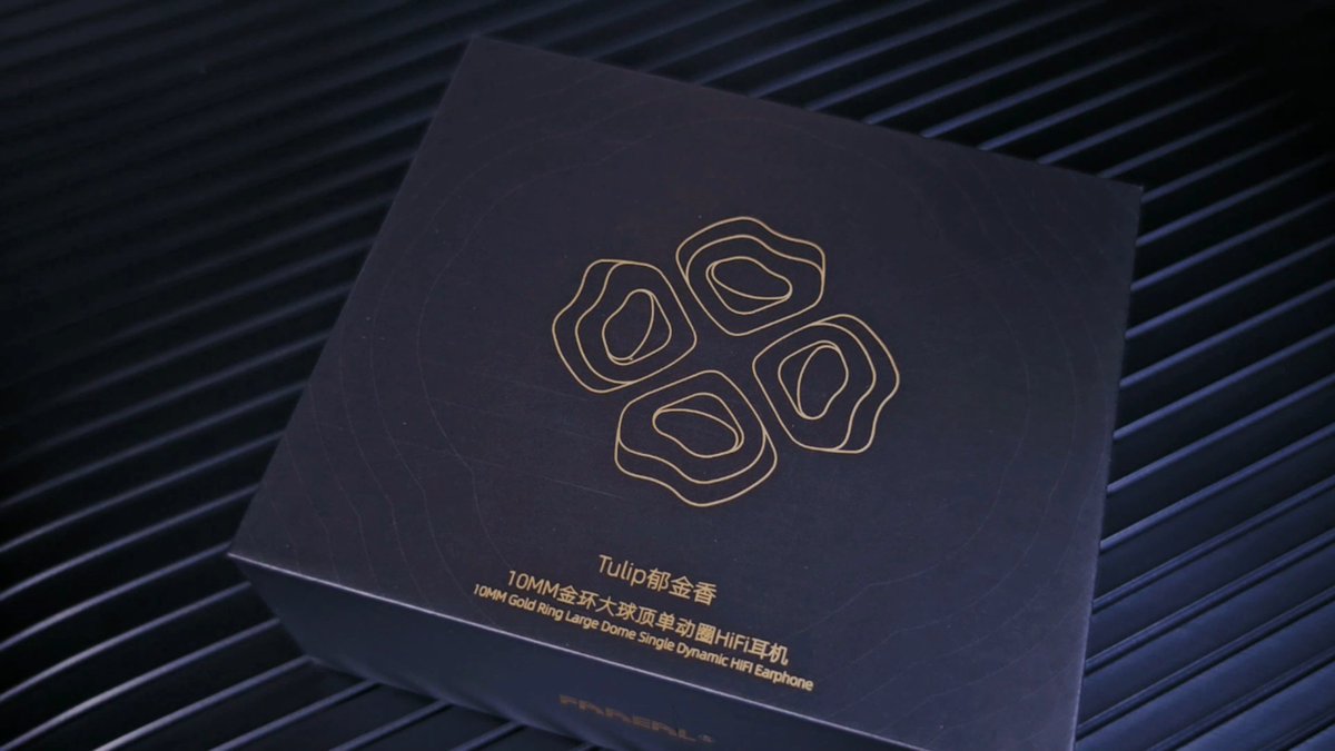 okometaberowww's tweet image. ✏️付属品
イヤホン、ケーブル、イヤーピースが専用のケースに入った状態で梱包されています

✏️ケースは大きめでかなりクオリティも高め、容量も多くカスタマイズすれば非常に使い勝手の良いものになりそう

✏️ケーブルは単体で評判もいいだけあってビルドクオリティやデザインは非常に良いです