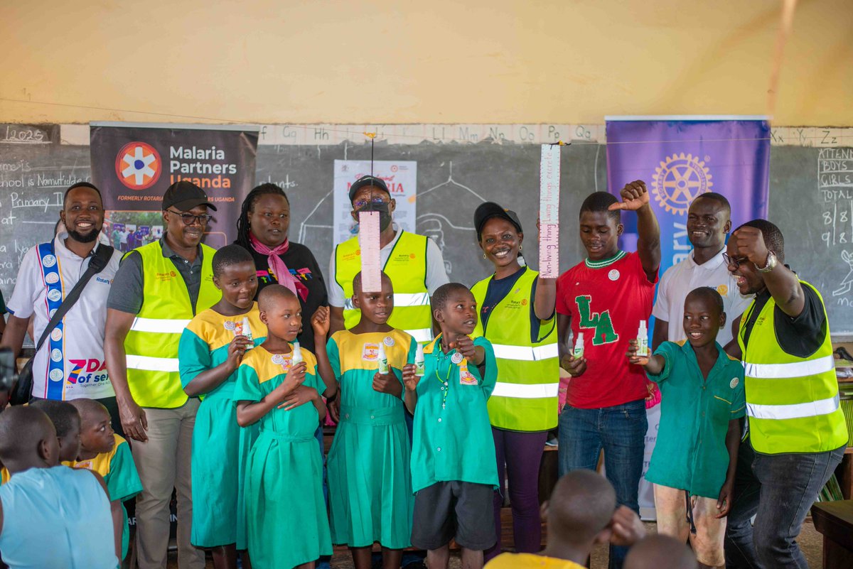 RAC_Bwebajja's tweet image. 📚👑 Malaria Ambassadors are now leading the fight at Namutidde C/U Primary School!
Add posters + training + nets = a community ready to win this battle. 🦟🚫
#RotaractInAction #UnitedAgainstMalaria