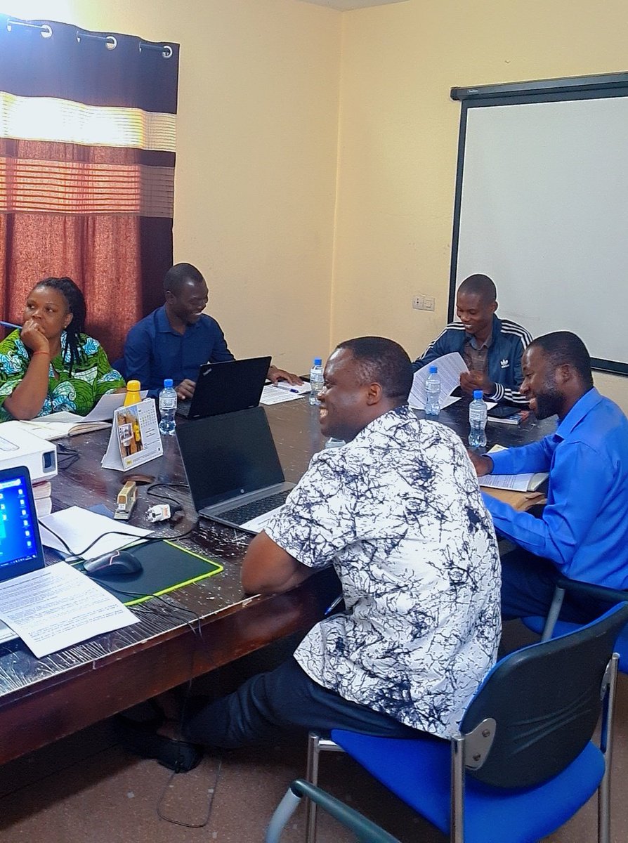 #RenforcerNosConvictions_AffûterNosCompétences

✍🏾 Une session marquante avec Monsieur le Juge Joseph AMENOUDO <a href="/jojofiertE/">Joseph Komi Amenoudo</a> , qui par son intégrité et sa vision humaine, a ravivé notre #engagement pour une justice plus #accessible et #protectrice des plus #vulnérables. ✊🏽