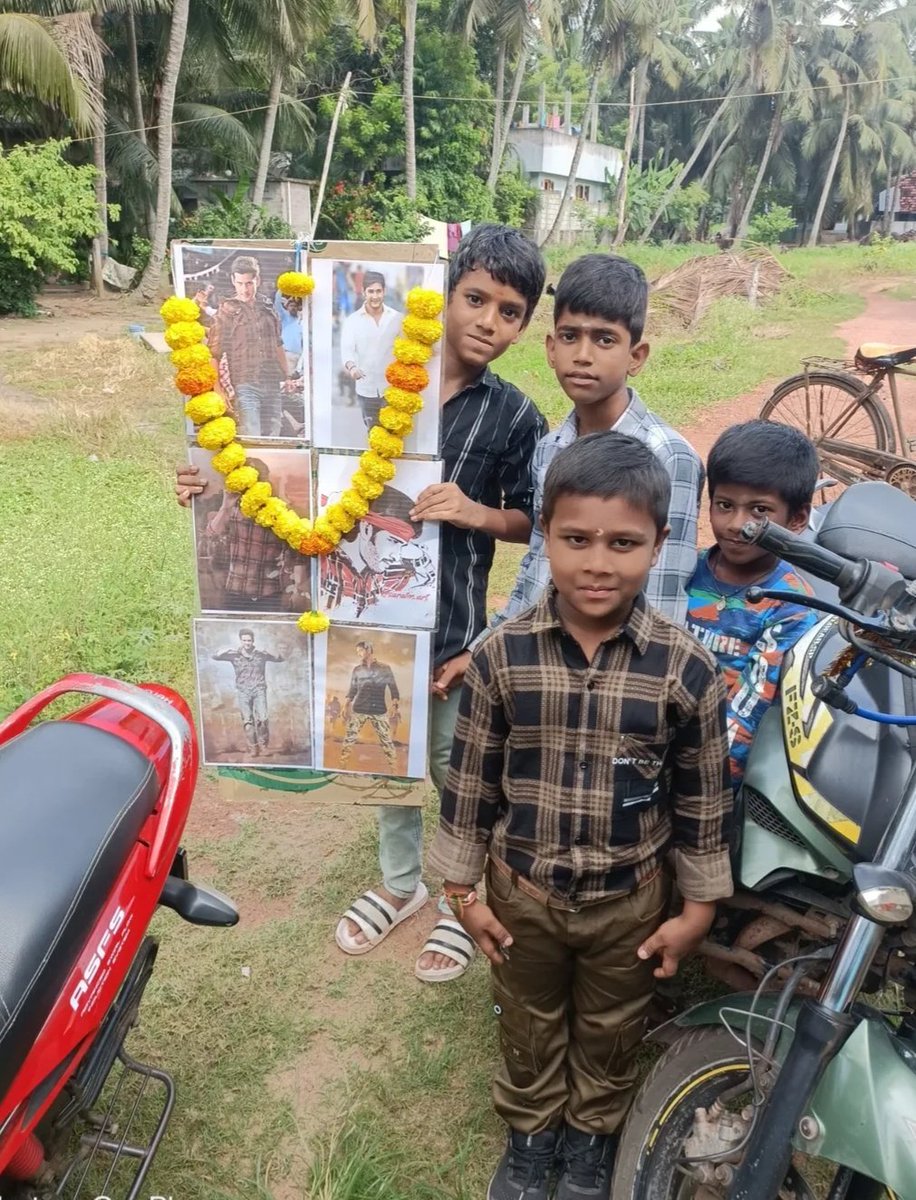 Ravulapalem_MBFC™ (@ravulapalemmbfc) on Twitter photo Future <a href="/urstrulyMahesh/">Mahesh Babu</a> Cults ❤️✨
#AthaduSuperStormInKonaseema
#HBDSuperstarMahesh #Athadu4K Future <a href="/urstrulyMahesh/">Mahesh Babu</a> Cults ❤️✨
#AthaduSuperStormInKonaseema
#HBDSuperstarMahesh #Athadu4K